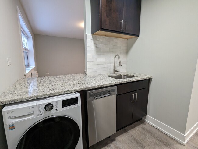 456 W Barry Ave unit 527, Chicago, IL 60657 - photo 7