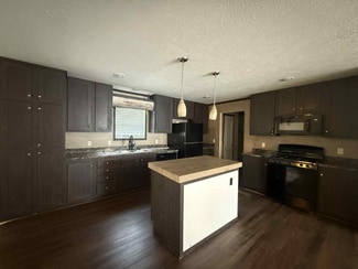 1236 N Oaklane Rd, Springfield, IL 62707