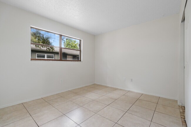 15718 Morgan St unit B, Clearwater, FL 33760 - photo 6
