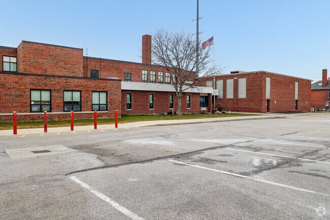 Mayfield Center Elementary School earned an A-minus rating from Niche, highlighting strong academic performance.