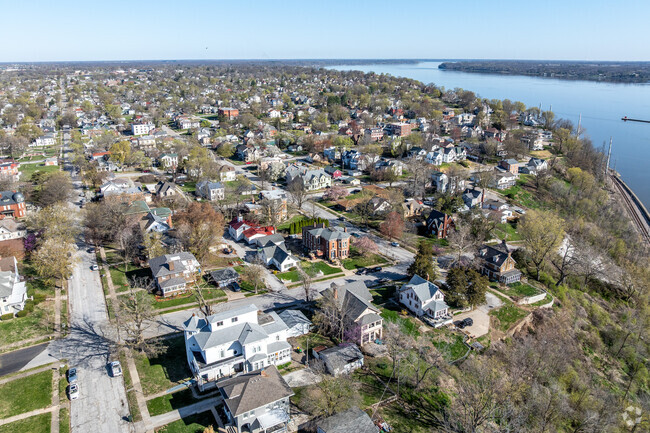 Keokuk's bluffs above the Mississippi River offer breathtaking views.