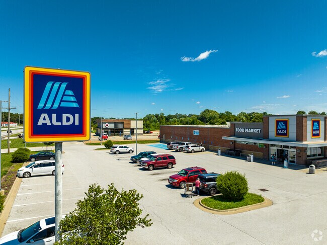 Local grocery options in Republic include Aldi.