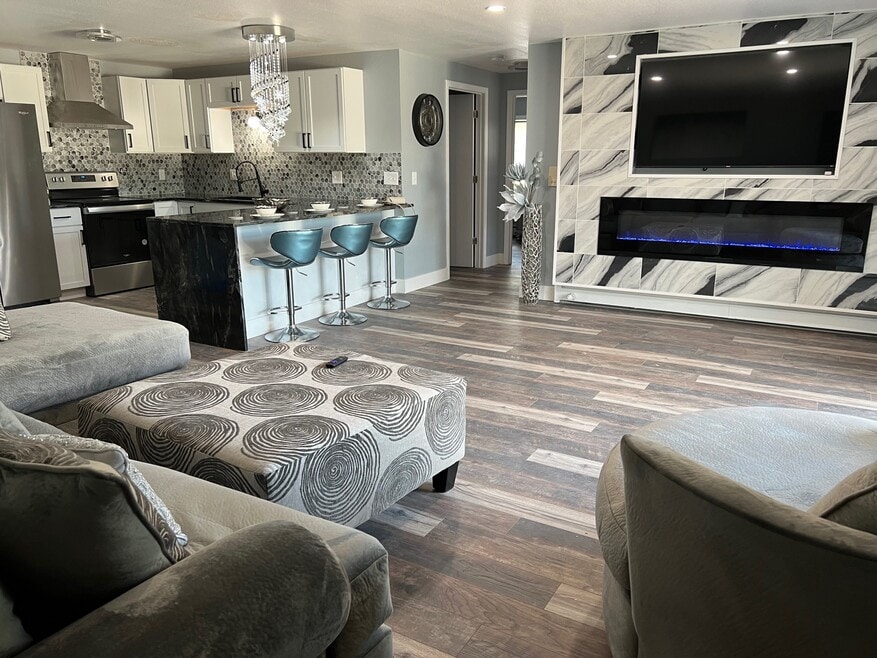 N Kensington Drive, Appleton, WI 54915 - photo 1