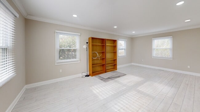 12400 Shadow Ln, Bowie, MD 20715 - photo 2