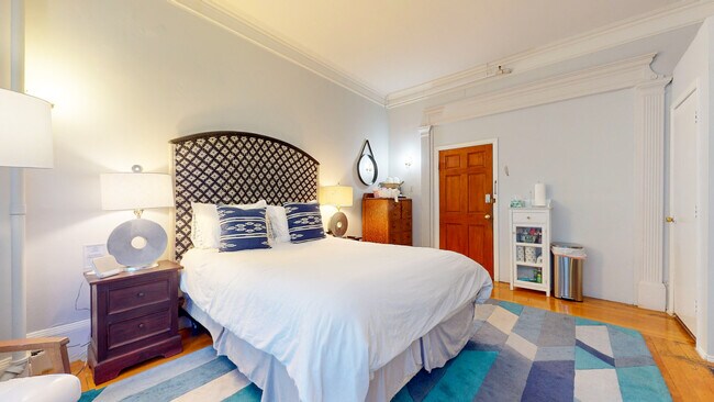 1029 Beacon St unit 1, Brookline, MA 02446 - photo 3