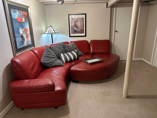 2933 Ivanhoe St unit ID1357994P, Denver, CO 80207 - photo 5