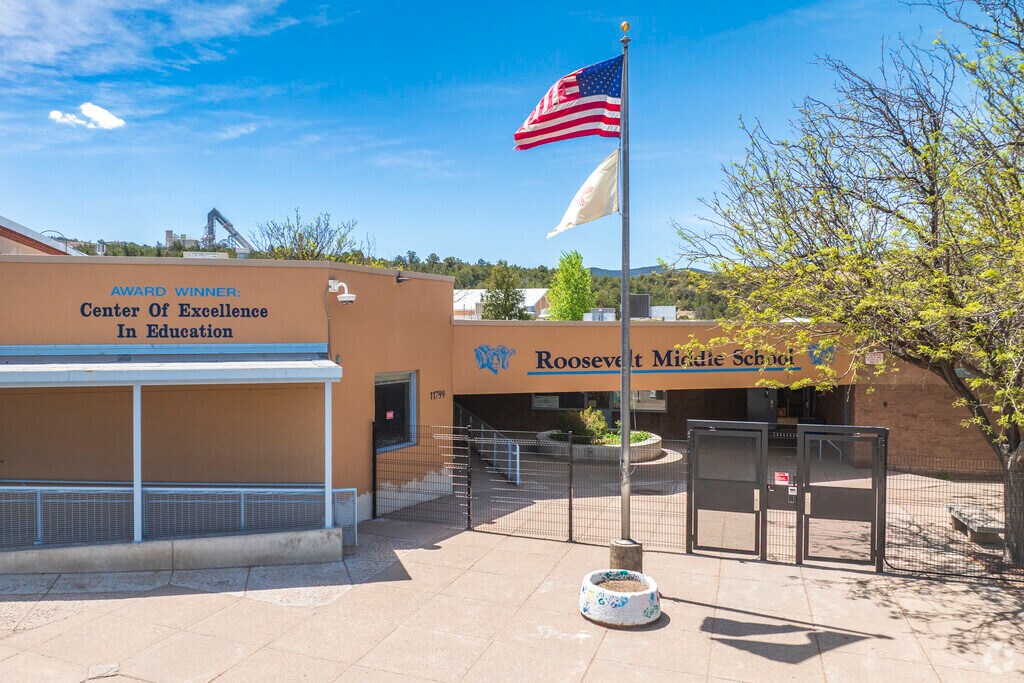 Roosevelt Middle School received a A- rating from Niche.