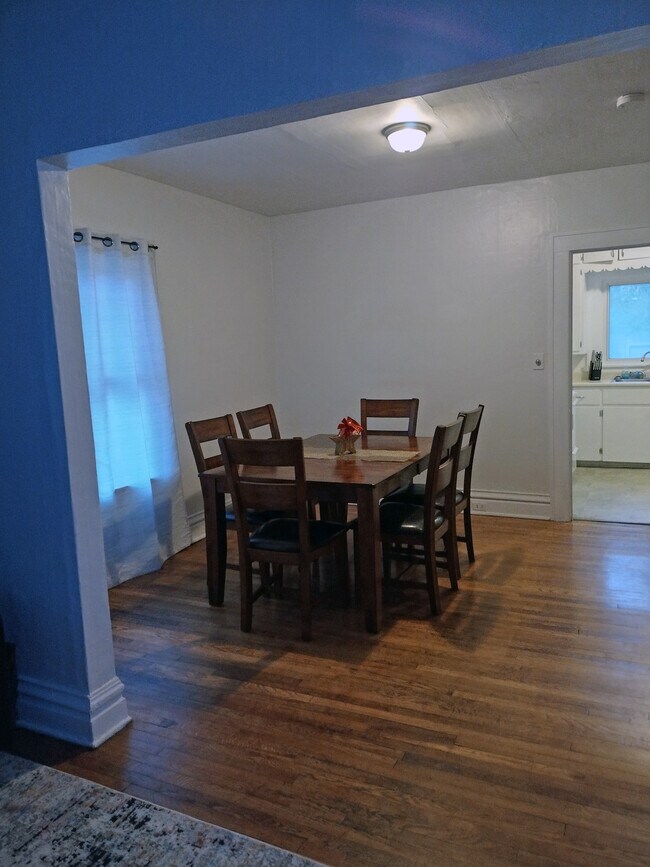 711 N Chestnut St, Lansing, MI 48906 - photo 6