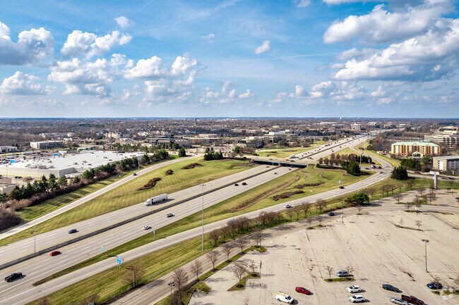 The Tuttle West  neighborhood has  an easy access to the Interstate 270.