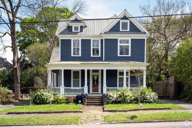 Well maintained homes are found in the Garden District located in Montgomery Alabama.