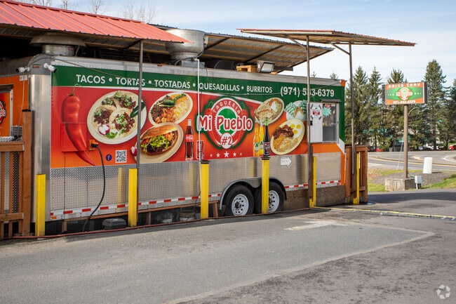 Mi Pueblo serves tacos and street food in Kelly Creek.