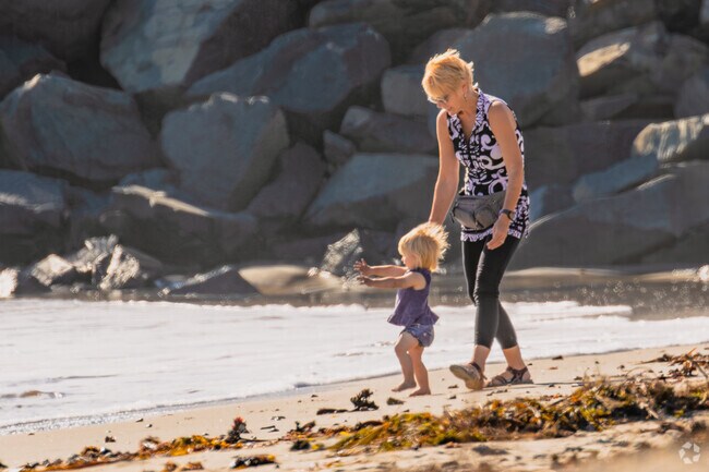 Living in Del Obispo means being part of Dana Point’s beach culture, where Doheny State Beach is more than a destination—it’s a daily part of the community’s rhythm.