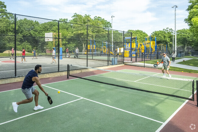 Plainview Old Bethpage Park in nearby Plainview features basketball and pickleball courts.
