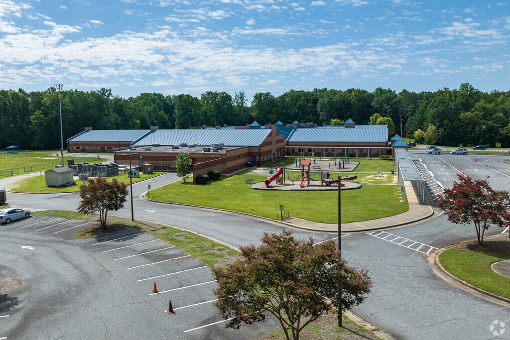 Pilot Elementary School, Rankings & Reviews