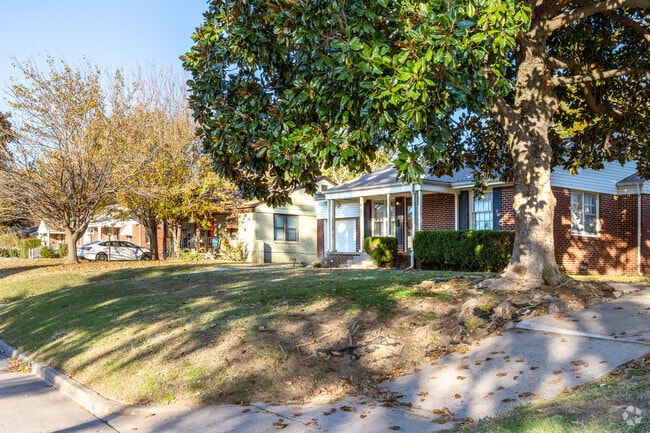 Many homes in Turner Park offer spacious yards.
