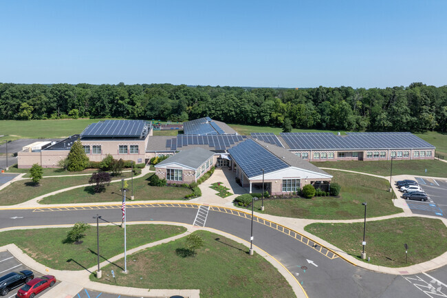 Ashbrook Elementary School has a student-teacher ratio of 13-1.