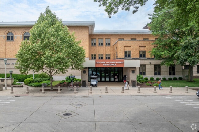 Oak Park & River Forest High School has 3,304 students in grades 9-12.