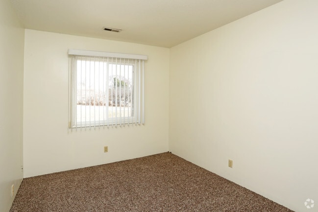 Windsor Woods, Omaha, NE 68144 - photo 6