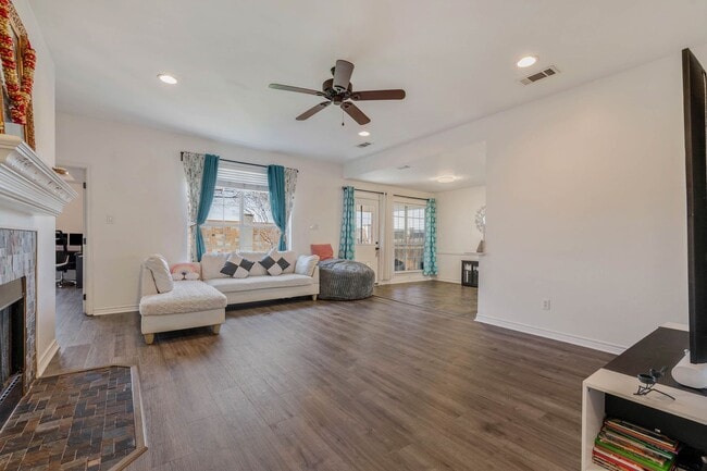 3206 Neuburg Ct, College Station, TX 77845 - photo 4