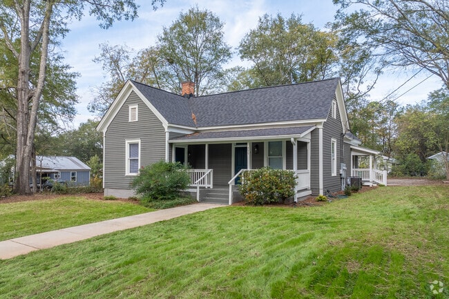 Recently renovated homes are also common throughout the boulevard community.