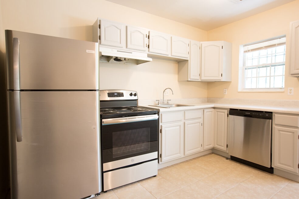 361 Joseph E Lowery Blvd NW unit 4, Atlanta, GA 30314 - photo 1