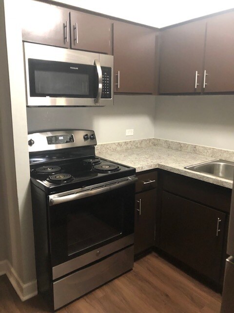 Circle Court, Forest Park, IL 60130 - photo 2