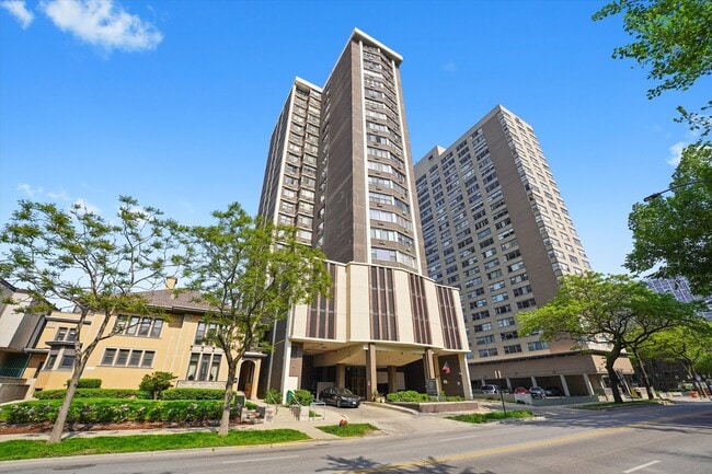Sheridan Point Condominiums unit 808, Chicago, IL 60660 - photo 2