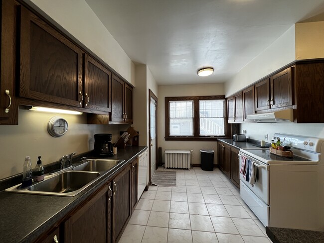 819 10th Ave N, Fargo, ND 58102 - photo 3