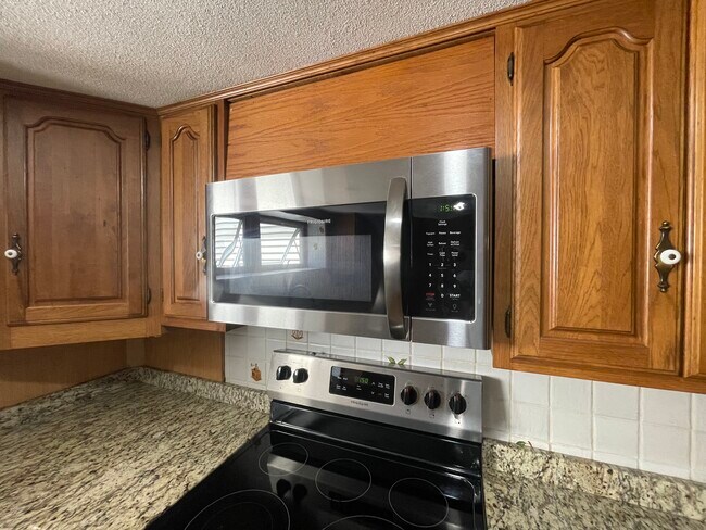 340 Albion St unit 2, Wakefield, MA 01880 - photo 5