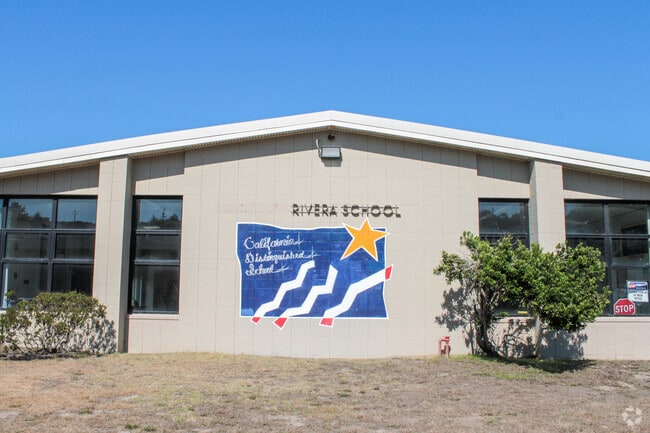 Fernando Rivera Intermediate School provides education in the neighborhood of 
St. Francis