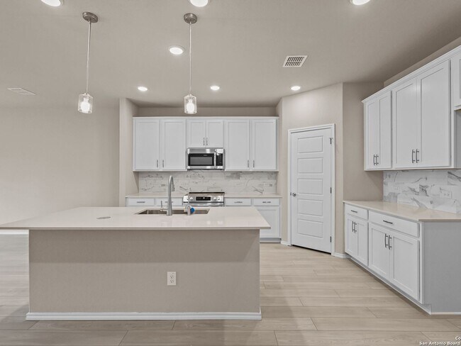 6602 Lowrie, San Antonio, TX 78239 - photo 4