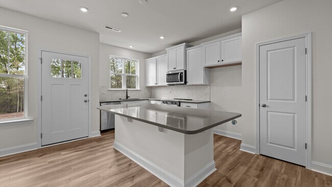 4113 Walking Ridge Rd, Charlotte, NC 28208 - photo 5