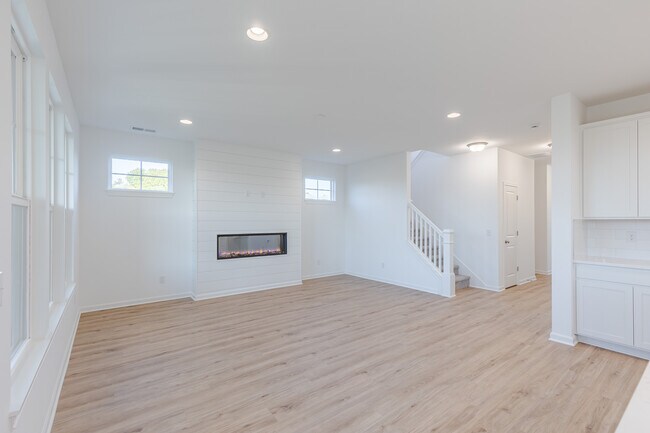 15922 Meadow Frost Ct, Fishers, IN 46037 - photo 7