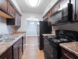 813 Eastern Blvd, Clarksville, IN 47129