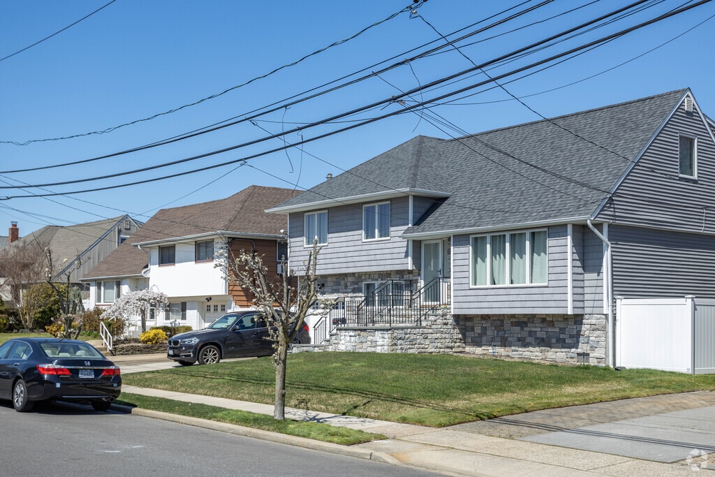 100 Daly Blvd Unit 2806, Oceanside, NY 11572