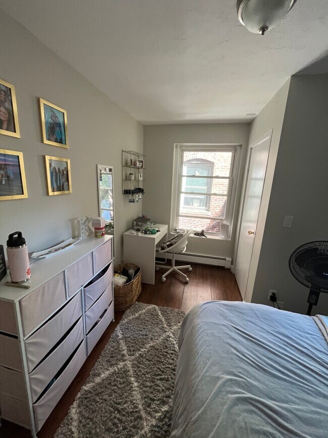 28 Fleet St unit B, Boston, MA 02113 - photo 3