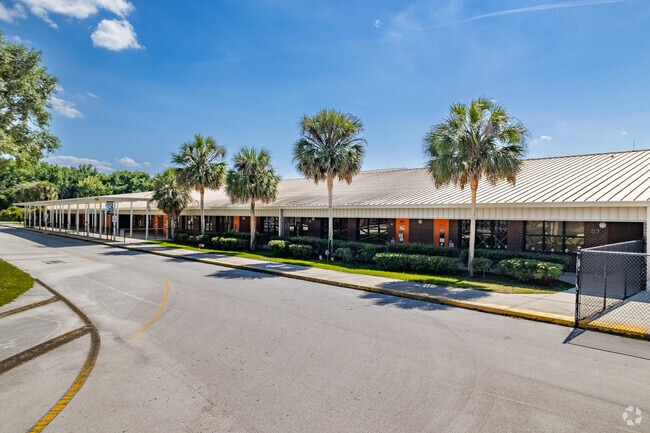 Umatilla Elementary School is a public school located in UMATILLA