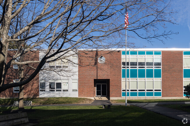 Sacred Heart School is located at 289 Lafayette Rd, Hampton, NH 03842, USA.