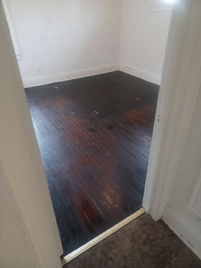 2776 N 53rd St unit Upper, Milwaukee, WI 53210 - photo 6