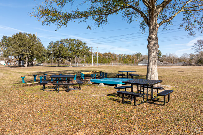 Juban Parc Junior High School has a student body of approximately 525 students.