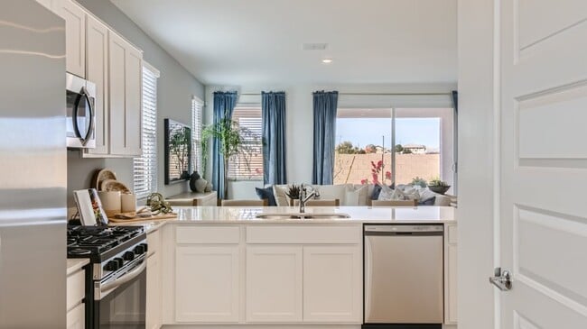 15657 W Williams St, Goodyear, AZ 85338 - photo 3