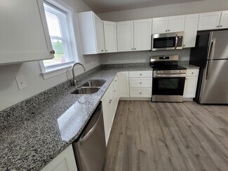 8 Juniper Ln, Levant, ME 04456