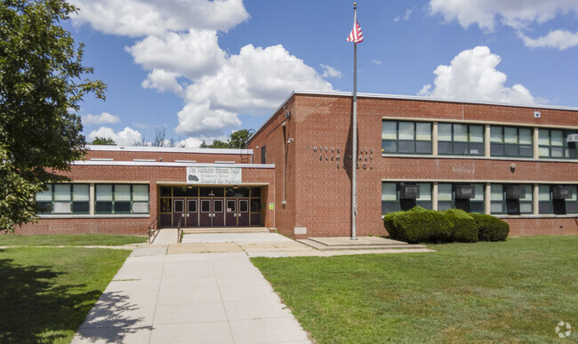 Hanlon Park_Gwynns Falls ES_Entrance 2