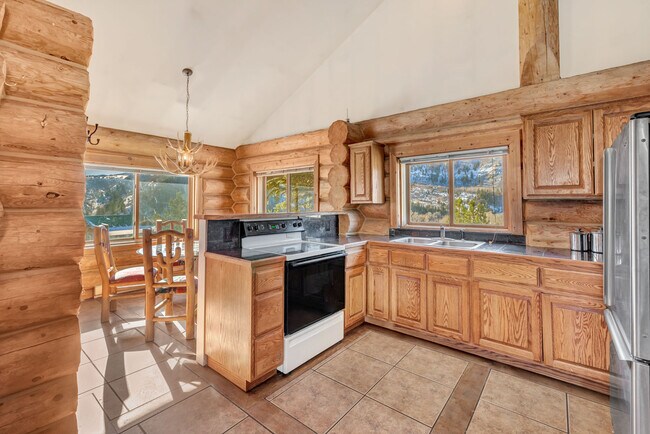 38500 Lobo Ct, Steamboat Springs, CO 80487 - photo 2