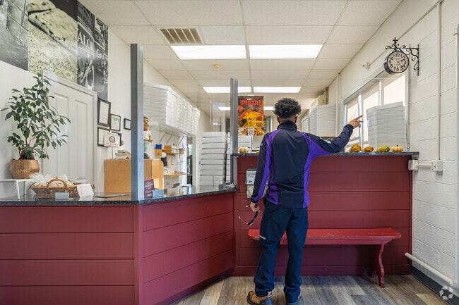 Come for the great flavors of Mary Lou's Pizza in Old Forge, PA.