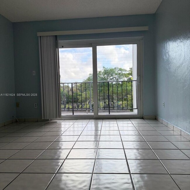 5501 NW 7th St, Miami, FL 33126 - photo 3