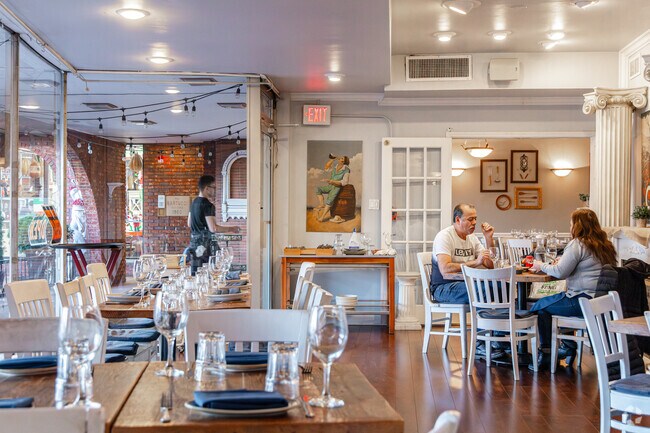 BarTucci serves Italian dishes with handcrafted pasta made everyday in Schorsch Village.