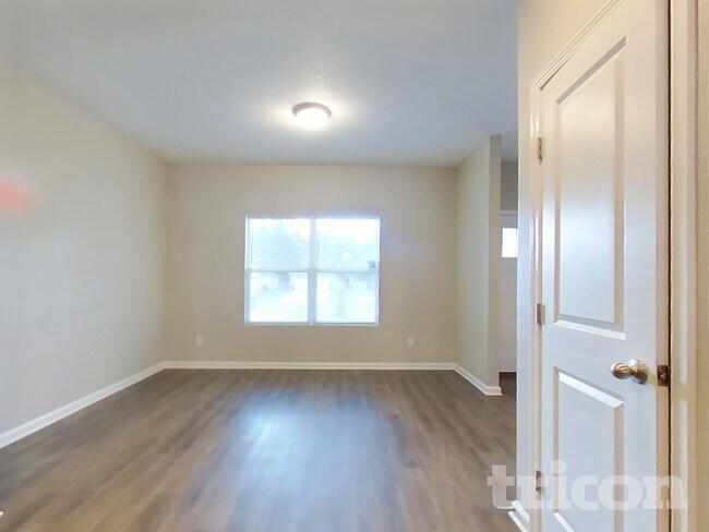 6926 Monica Ct, Jacksonville, FL 32222 - photo 5