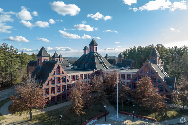 Murdock Middle/High School and has 265 students in grades 9-12