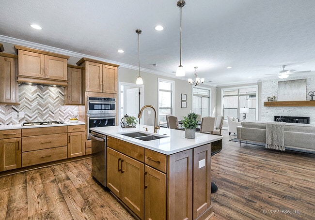 1008 NW Creekside Dr unit 37637625, Waukee, IA 50263 - photo 5